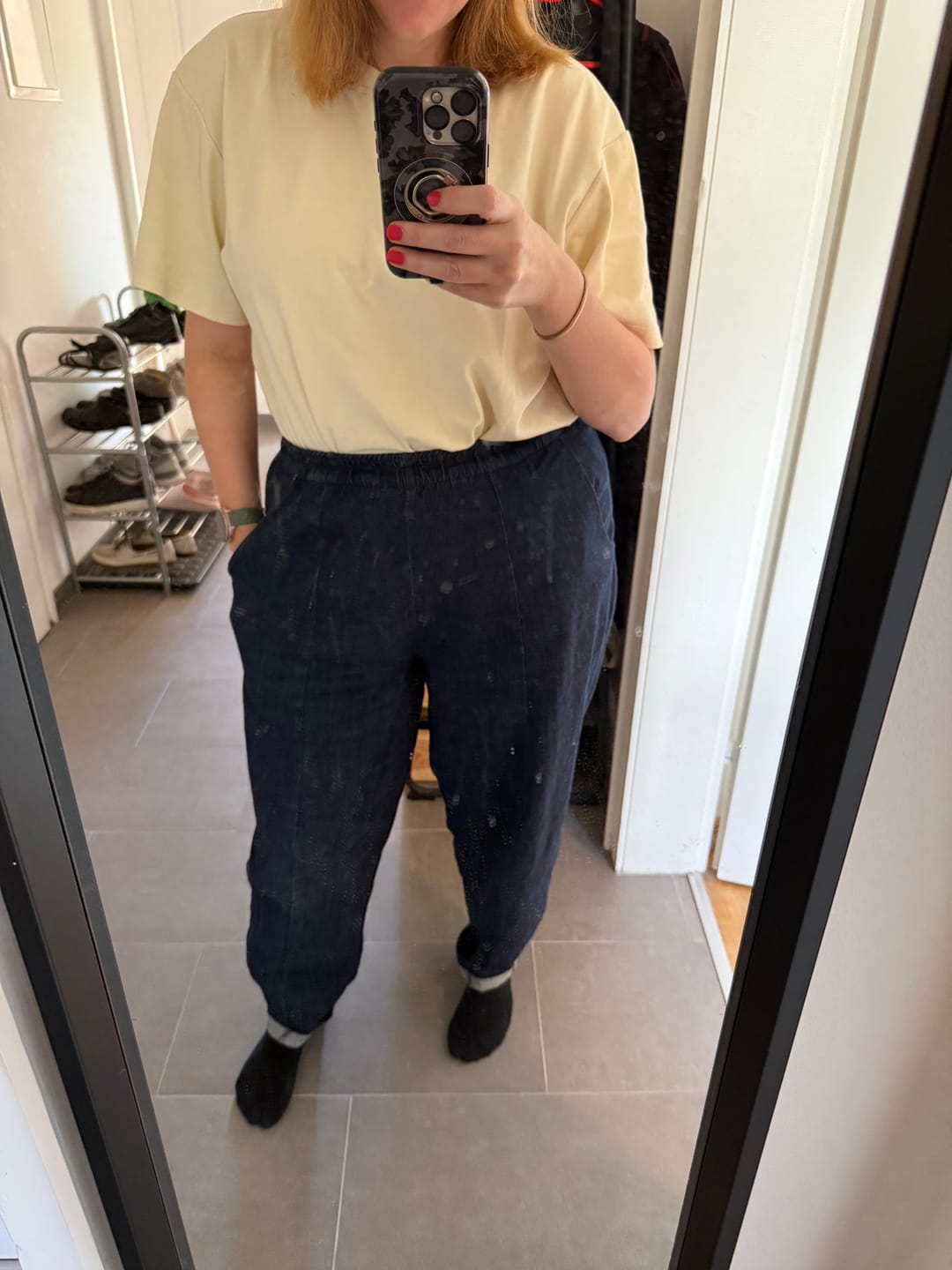 Customer photo review of Betty | Hose mit Barrelschnitt/O-Form | Velvetcord schwarz