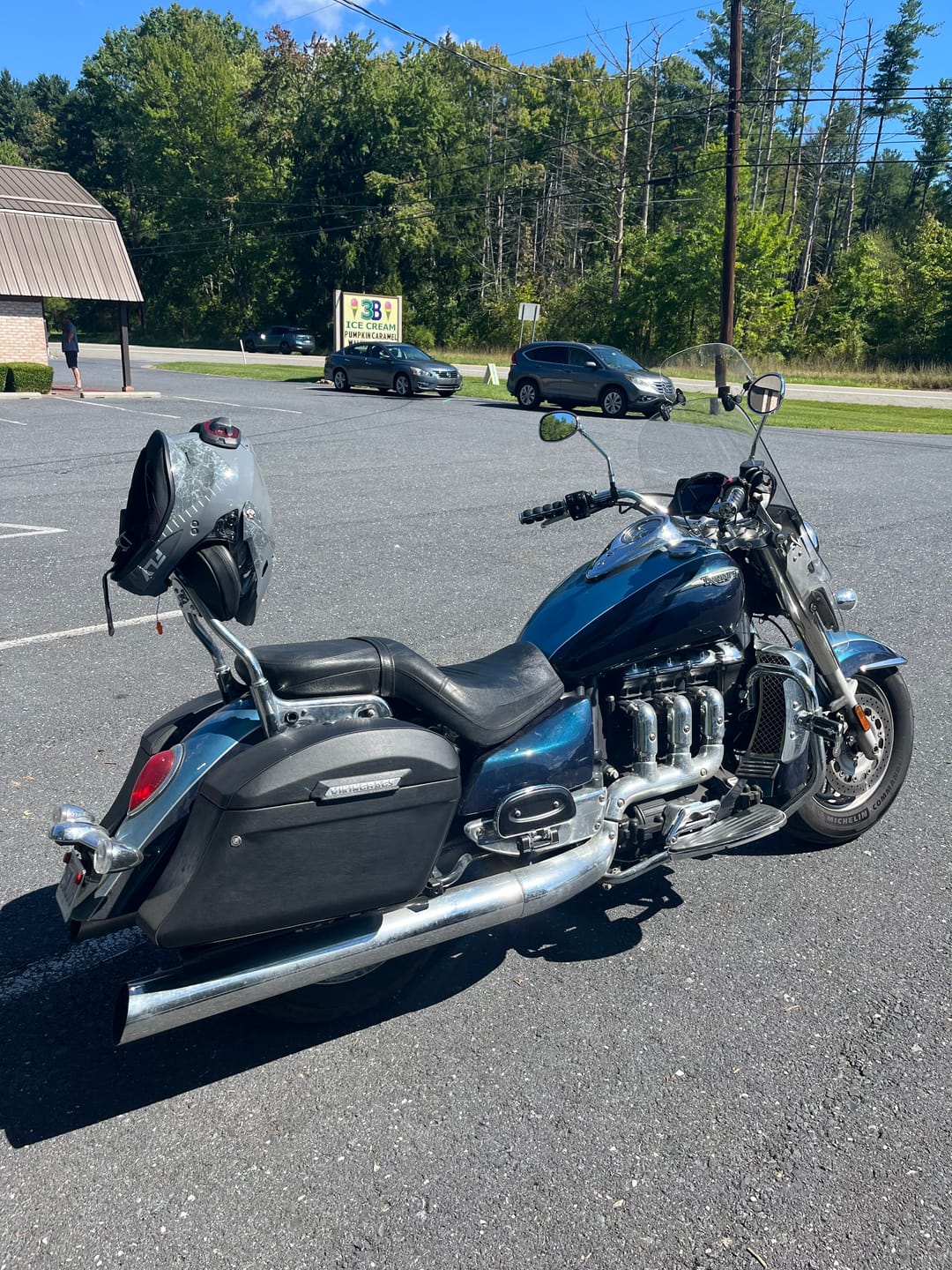 Customer photo review of 44L - Lamellar Stallion Extra Large Triumph Rocket III Touring Leather Covered Motorcycle Hard Saddlebags
