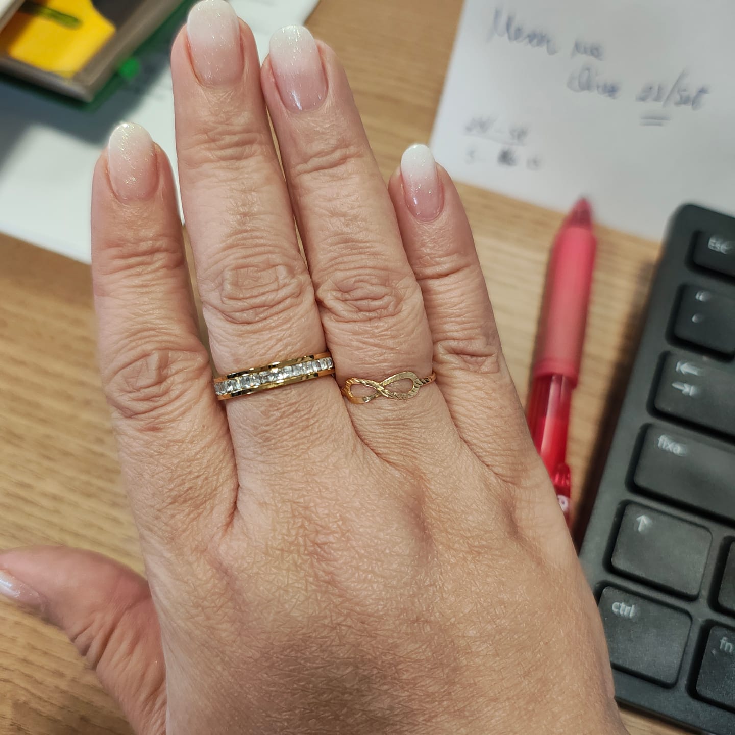 Customer photo review of Anel Brilhante Banhado em Ouro 18K