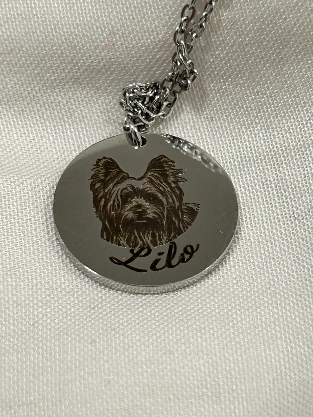 Customer photo review of Collar Ilustración Personalizado