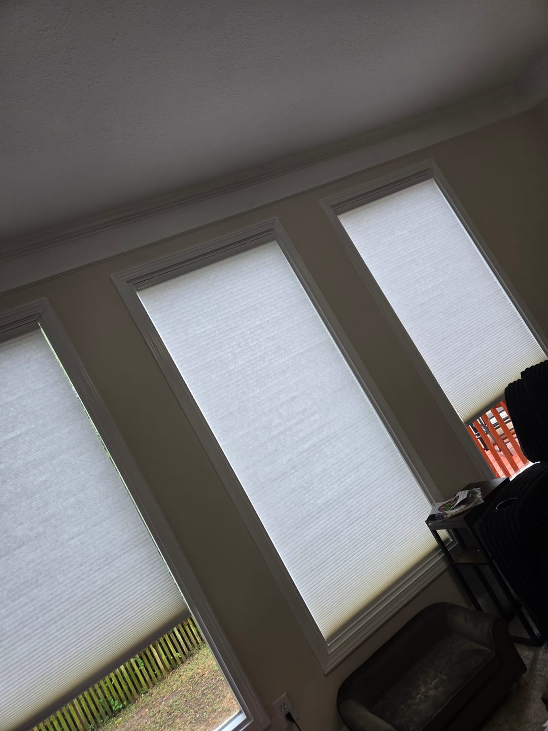 Customer photo review of SmartWings Motorized Light Filtering Cellular Shades Nowa