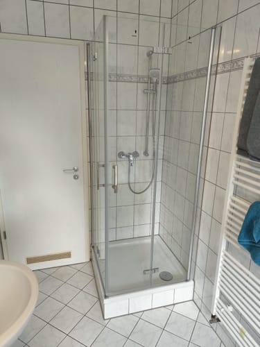 Customer photo review of SONNI Duschkabine Eckeinstieg 180° Falttür ESG Glastür 80-120cm Höhe 195cm Quadratisch