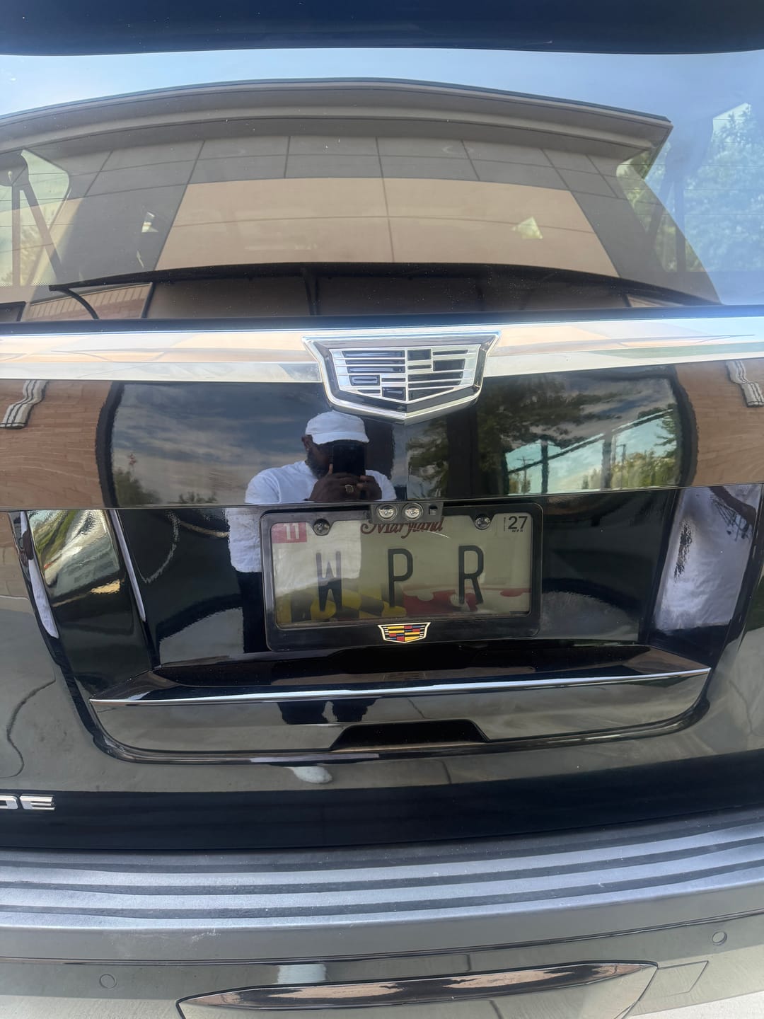Customer photo review of Escalade Trunk Emblem LED Dynamic Lighted Rear Logo (2015.5–2020) – Not Compatible with Push-Button Trunk Release