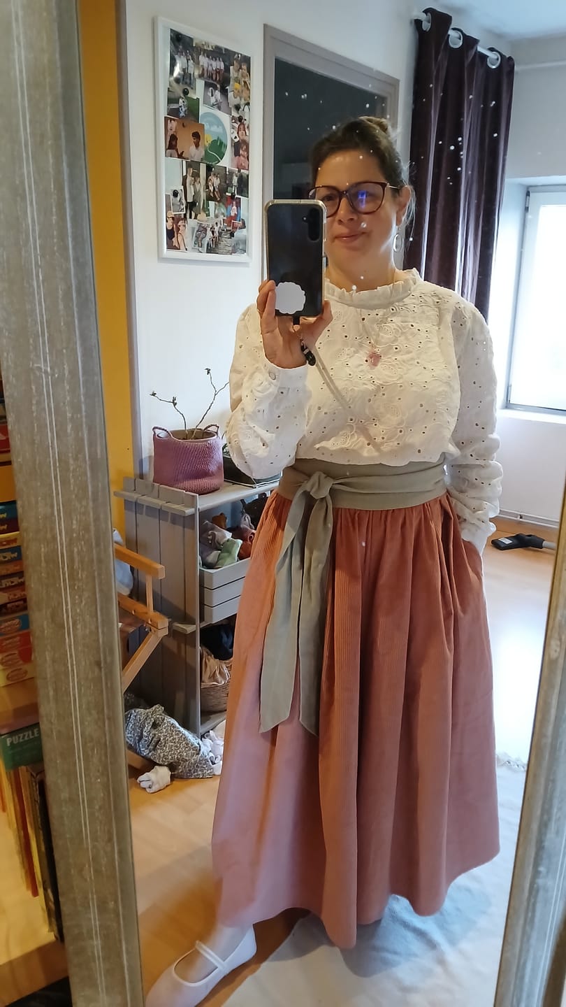 Customer photo review of Pantalon Paco - velours cotelé rose boisé