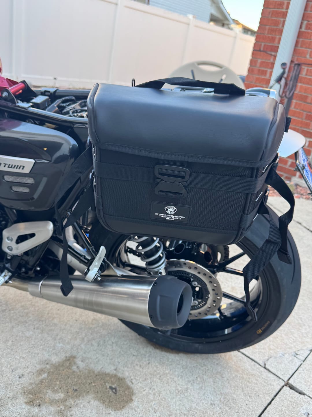 Customer photo review of 15L - Incognito Quick Mount Medium Triumph Street Scrambler Solo Saddlebag (Left Only)