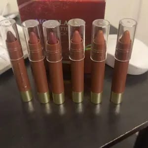 Customer photo review of Idratazione e Lunga Tenuta Matita Labbra Opaca Set Nude Marrone