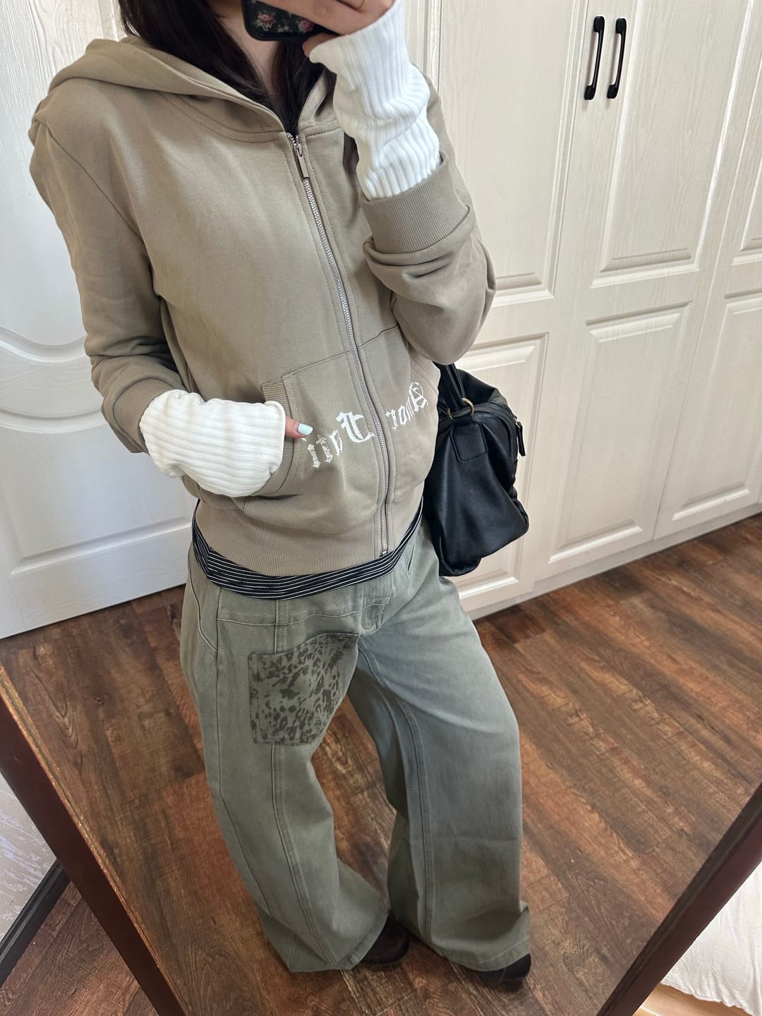 Customer photo review of Rase le sol Amor Fati Layered Cuff Zip Hoodie