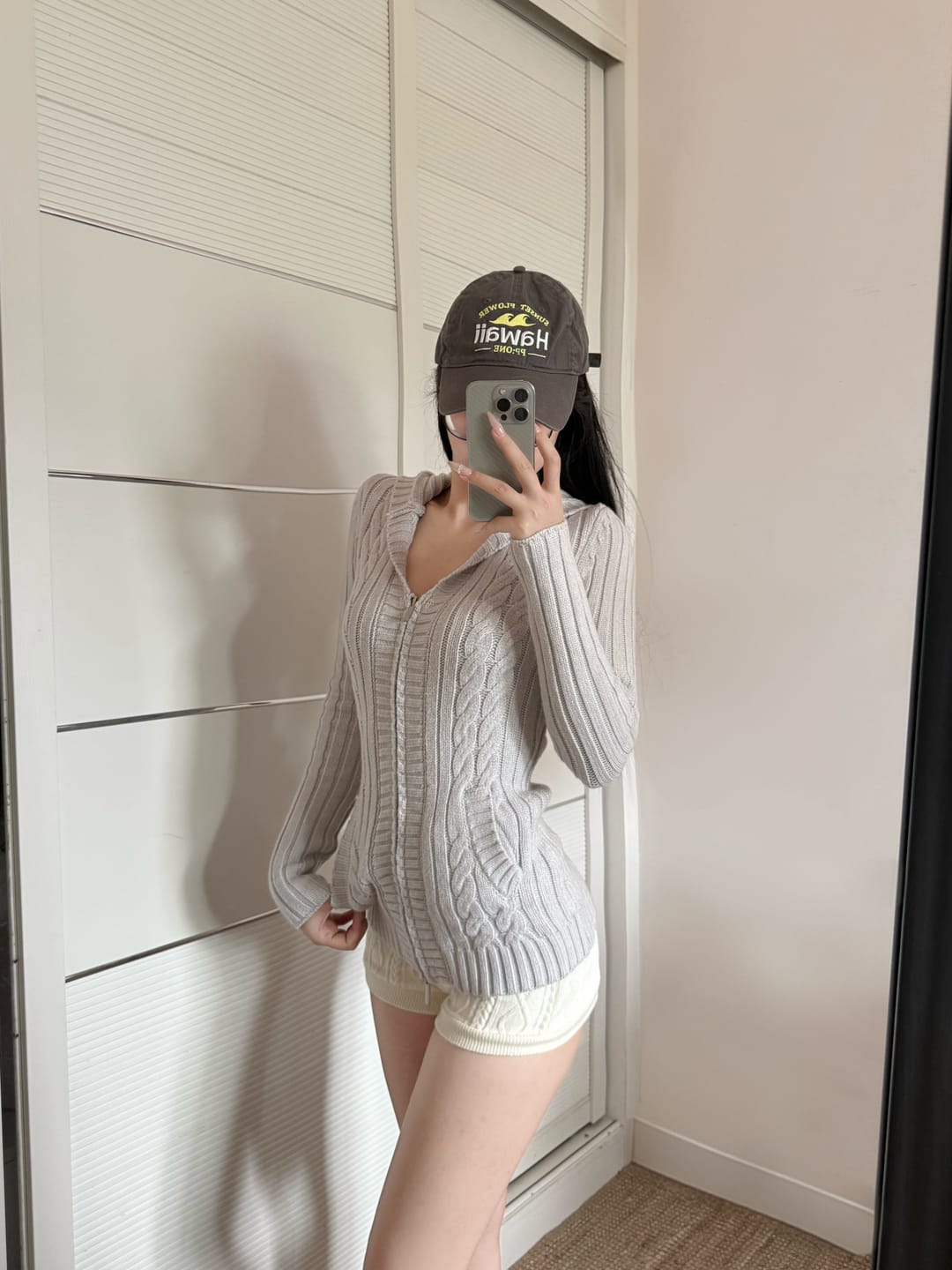 Customer photo review of Rase le sol Fitted Cable Zip-Up Wool-Like Hoodie Sweater