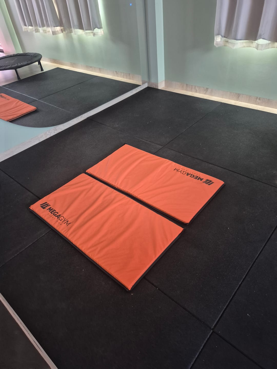 Customer photo review of Colchonete De Academia 90x45x2 Para Treino Pilates Funcional