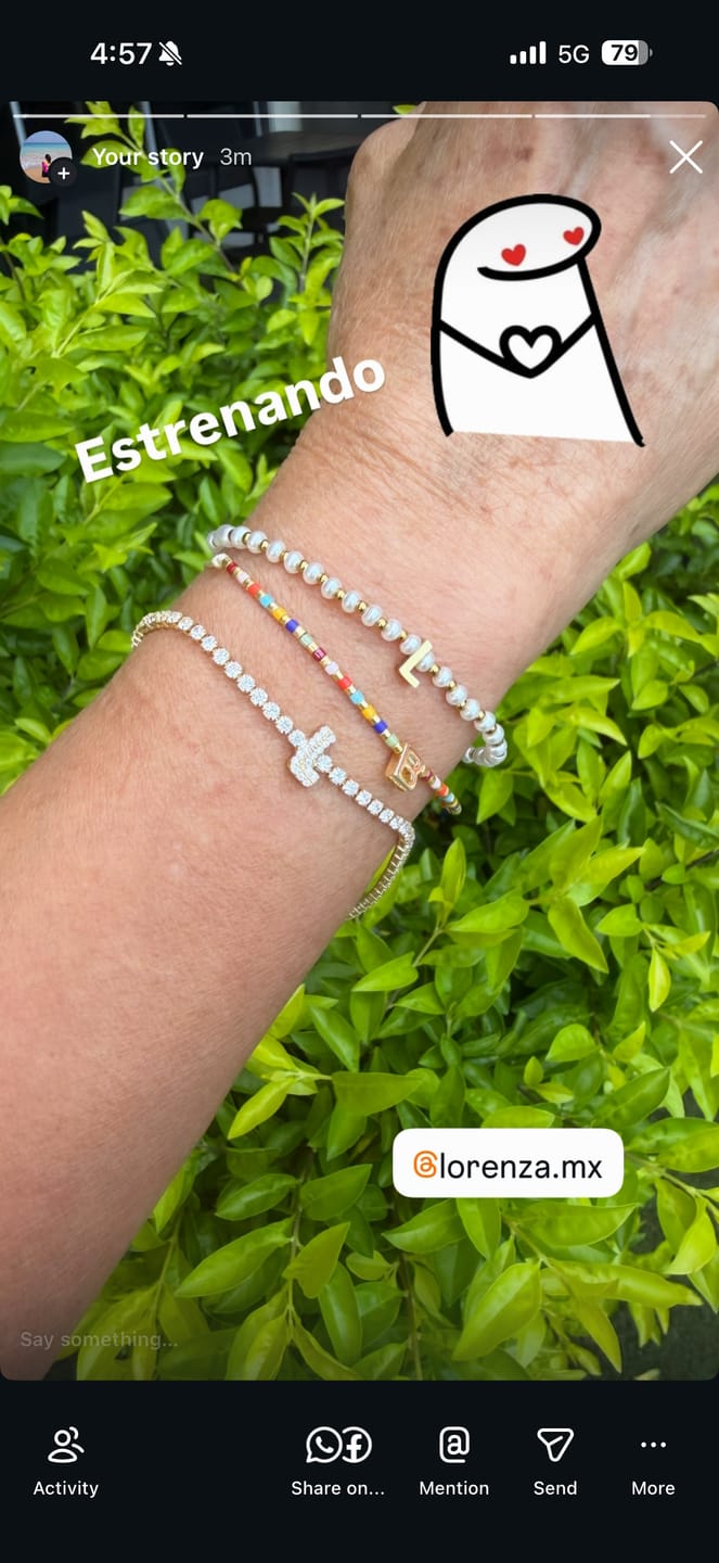 Customer photo review of Pulsera Zirconias Con Inicial Mini Bubble