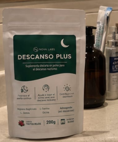 Customer photo review of DESCANSO PLUS — Suplemento natural para dormir toda la noche sin interrupciones.