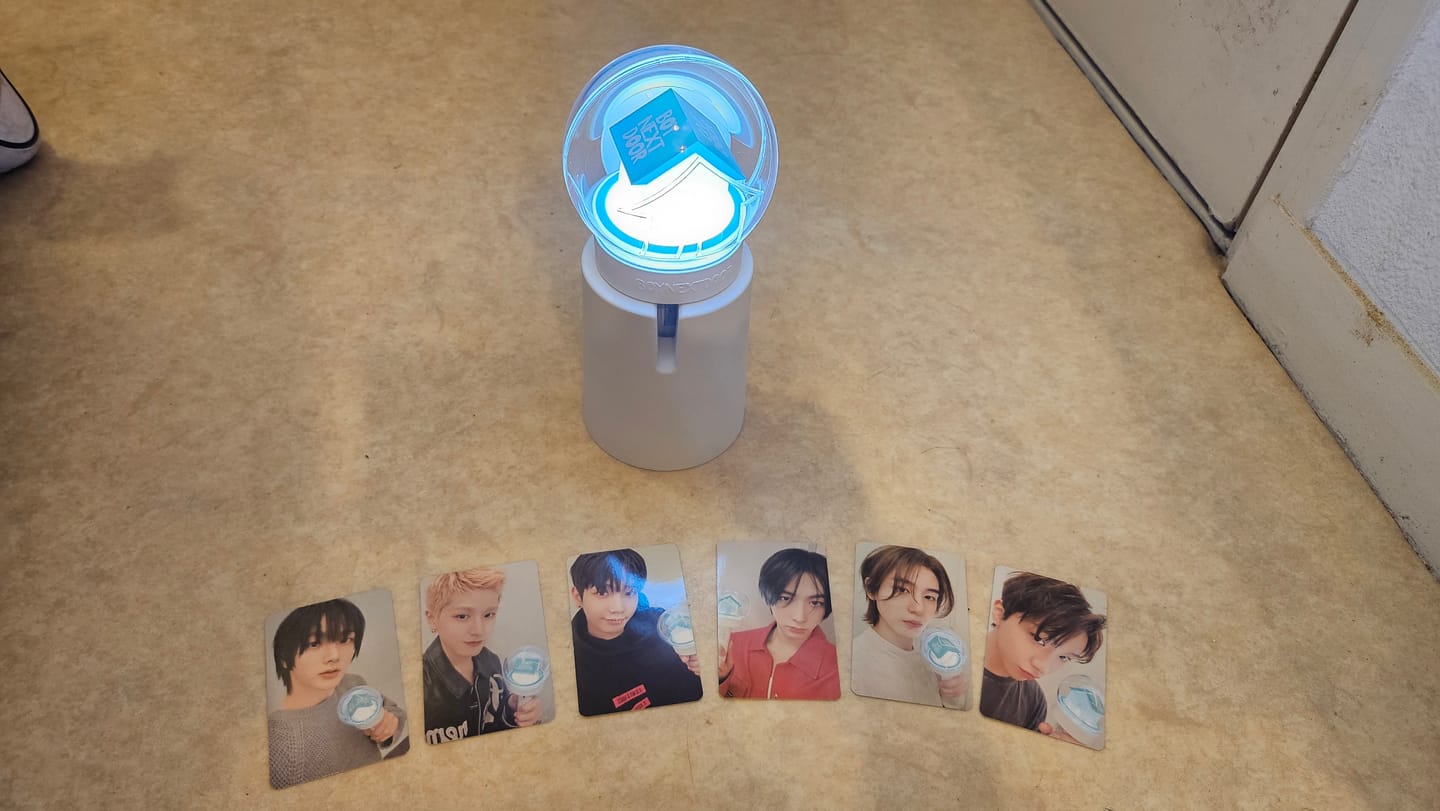 Customer photo review of BOYNEXTDOOR - OFFICIAL LIGHT STICK SET