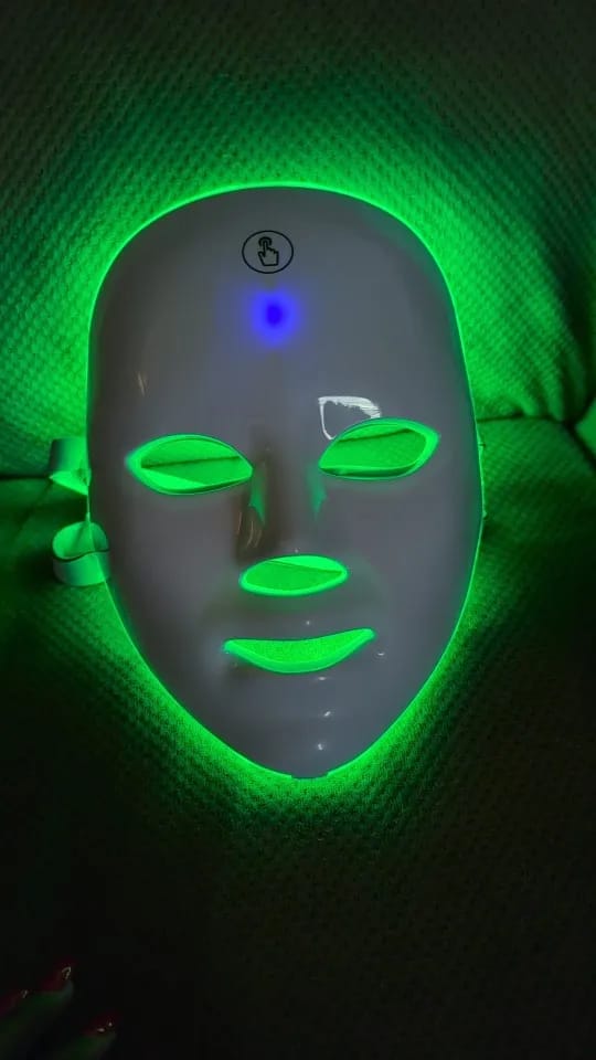 Customer photo review of Red Light Mask – LED Red Light Therapy Face Mask for Skin