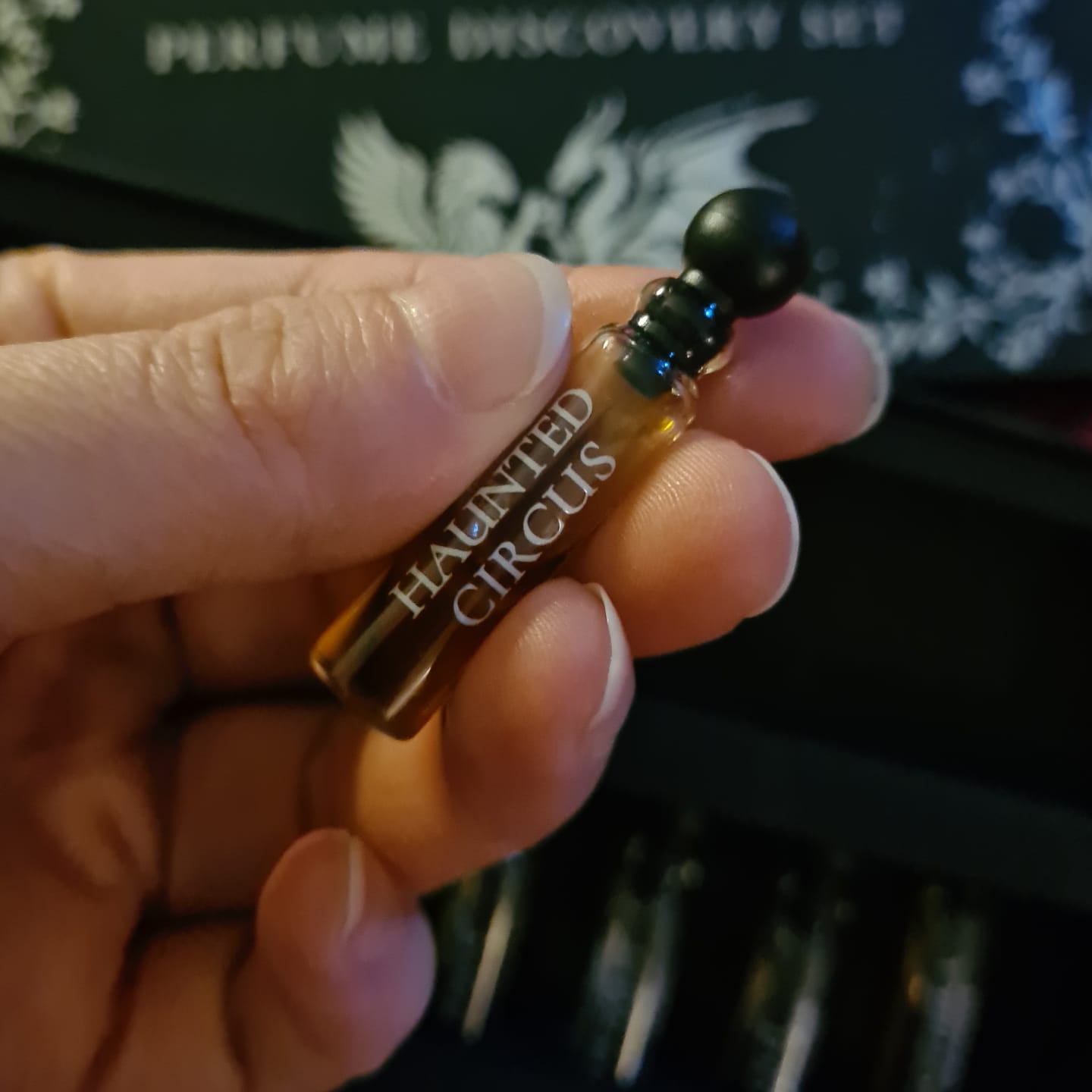 Customer photo review of Haunted Circus – Dark Tales – Salt karamell, ballonggummi och höstlöv | FABLAB