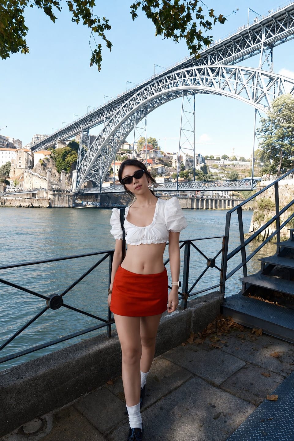 Customer photo review of Rase le sol Lace-Trimmed Puff Sleeve Crop Top