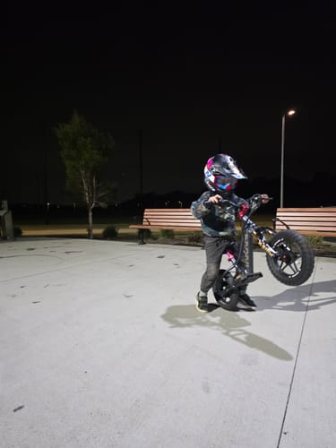 Customer photo review of Tyre and tube combo for TAKANI electric balance bike TK1224, TK1224-RS
