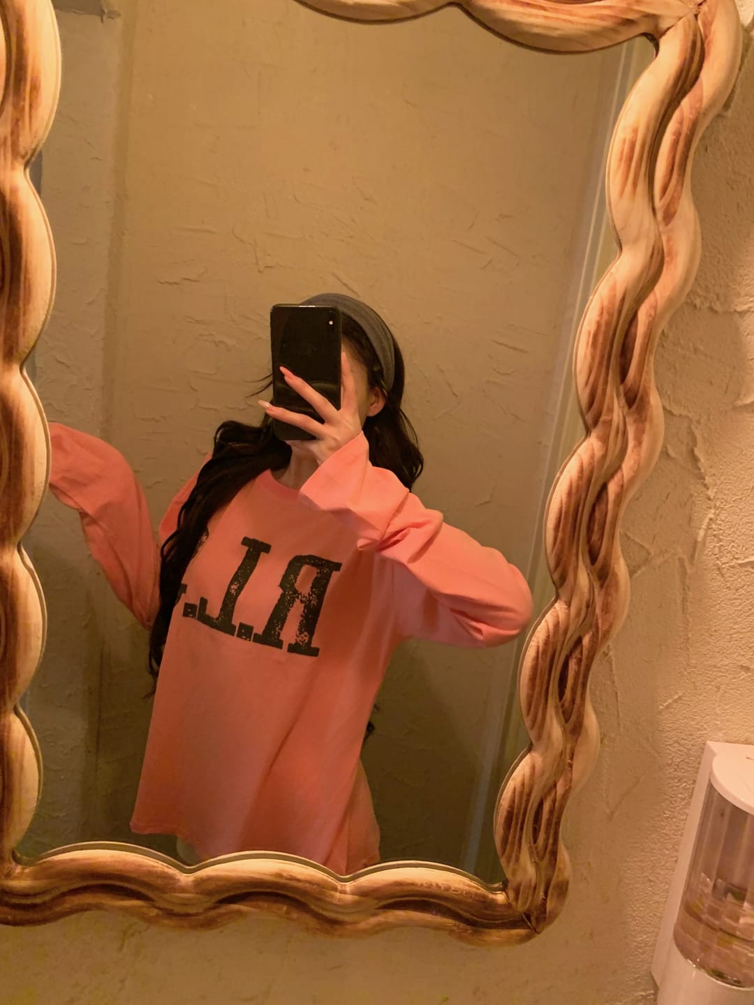 Customer photo review of Rase le sol Distressed Logo Long Sleeve T-Shirt