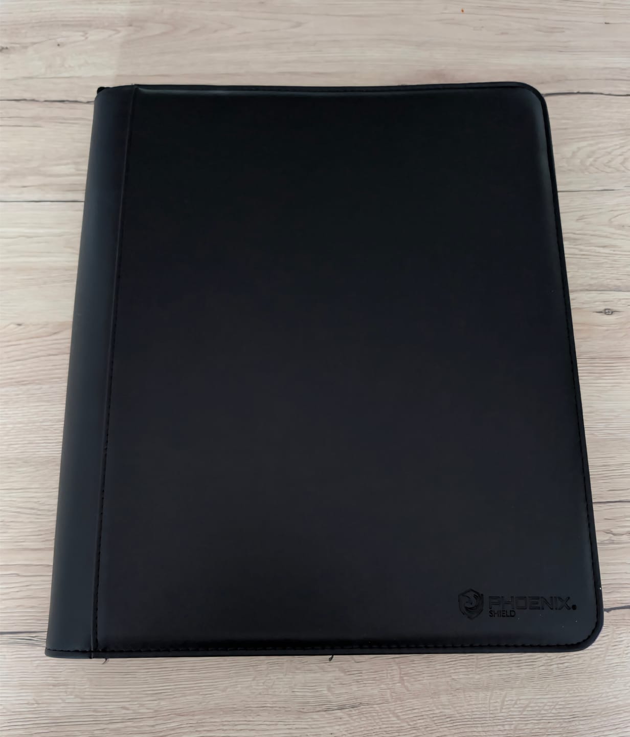 Customer photo review of Phoenix Shield – Zip Album Deluxe 9-Pockets – 360 cartes pour Toploader