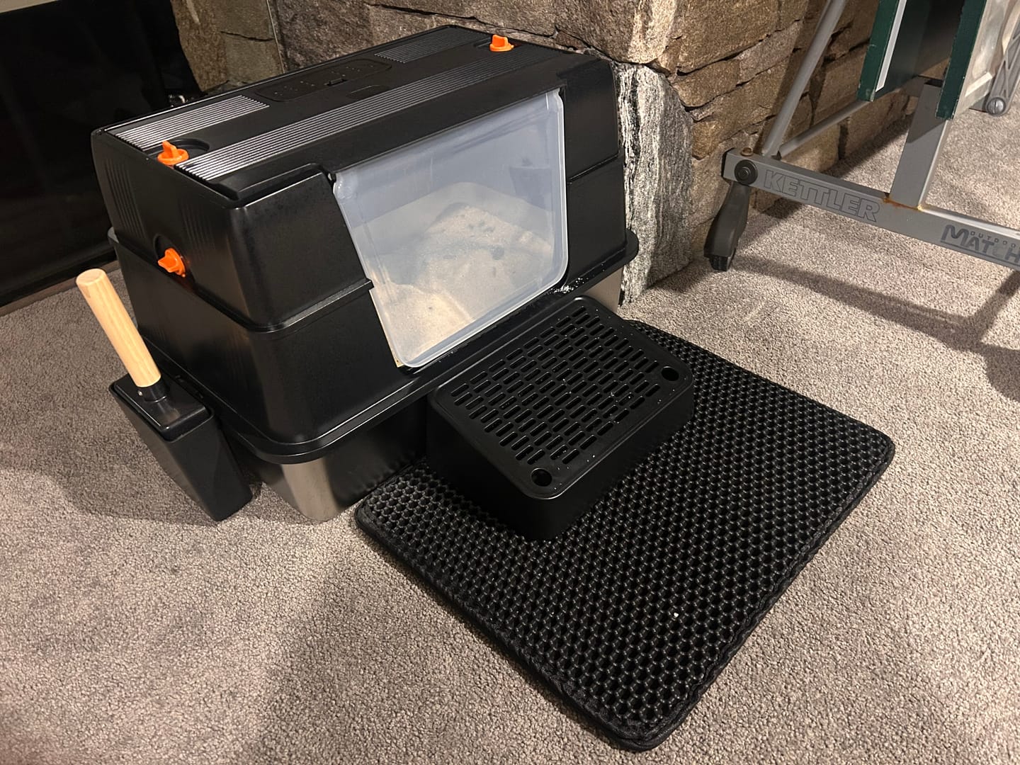 Customer photo review of Cat Litter Box Enclosed Stainless Steel Litter Tray Hooded Covered Toilet
