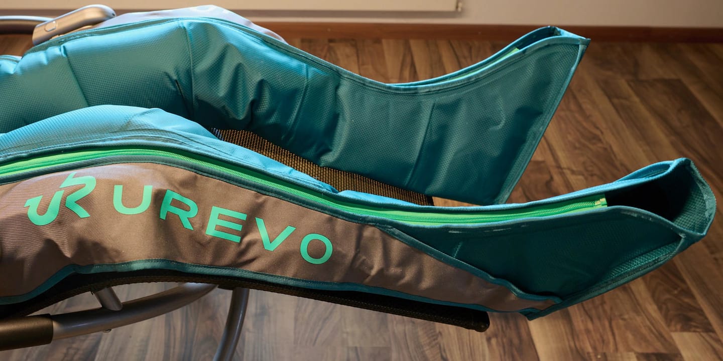 Customer photo review of UREVO AI-Powered Wireless Recovery Boots