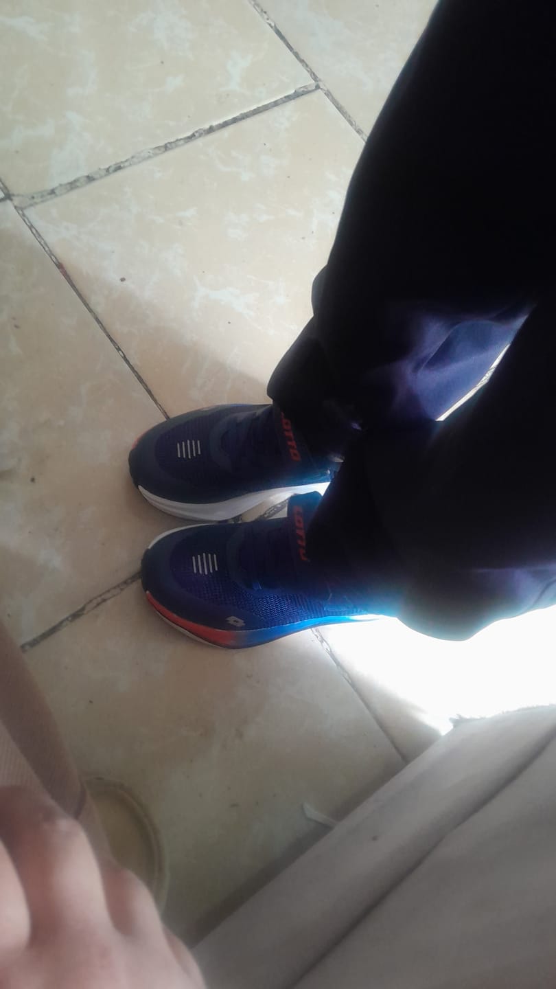 Customer photo review of Tenis Naz CH