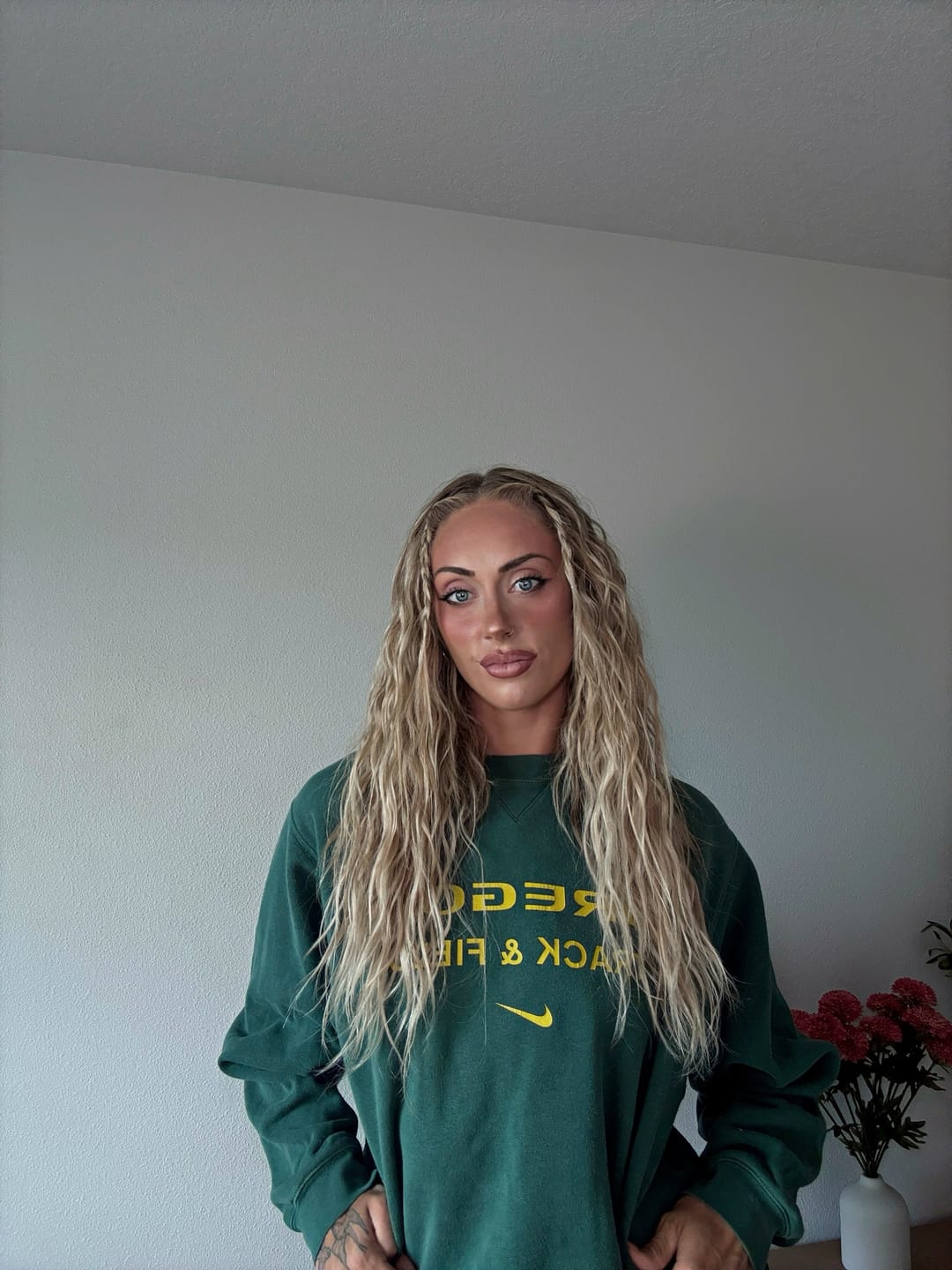 Customer photo review of Vintage Y2K Green Nike University of Oregon Track & Field  Crewneck (L)