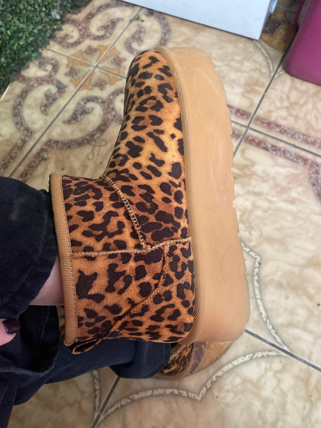 Customer photo review of Botín Plataforma Animal Print Mujer 48111