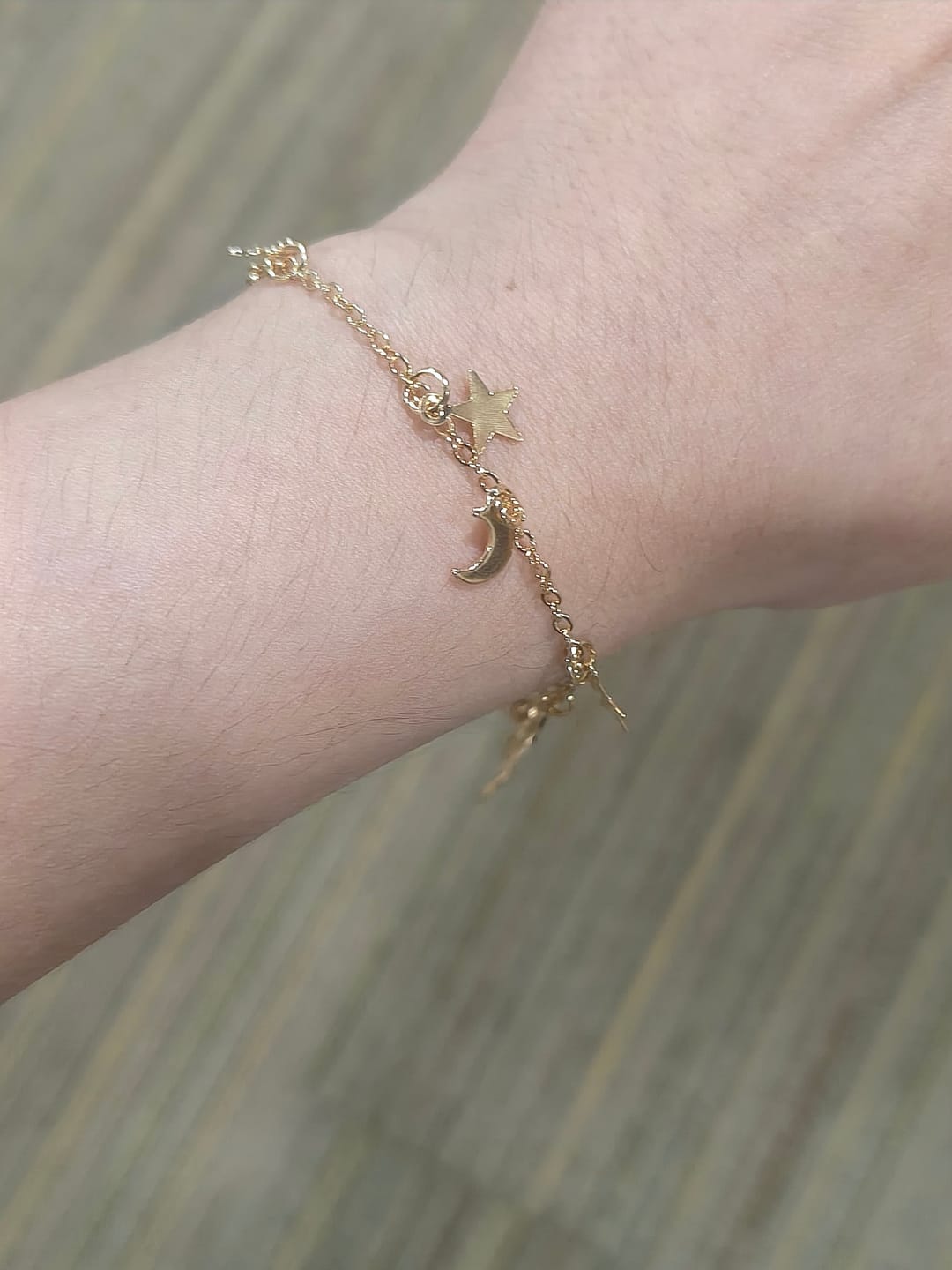 Customer photo review of HilalHaven Crescent‑Star Scattered‑Charm Dainty Chain Bracelet