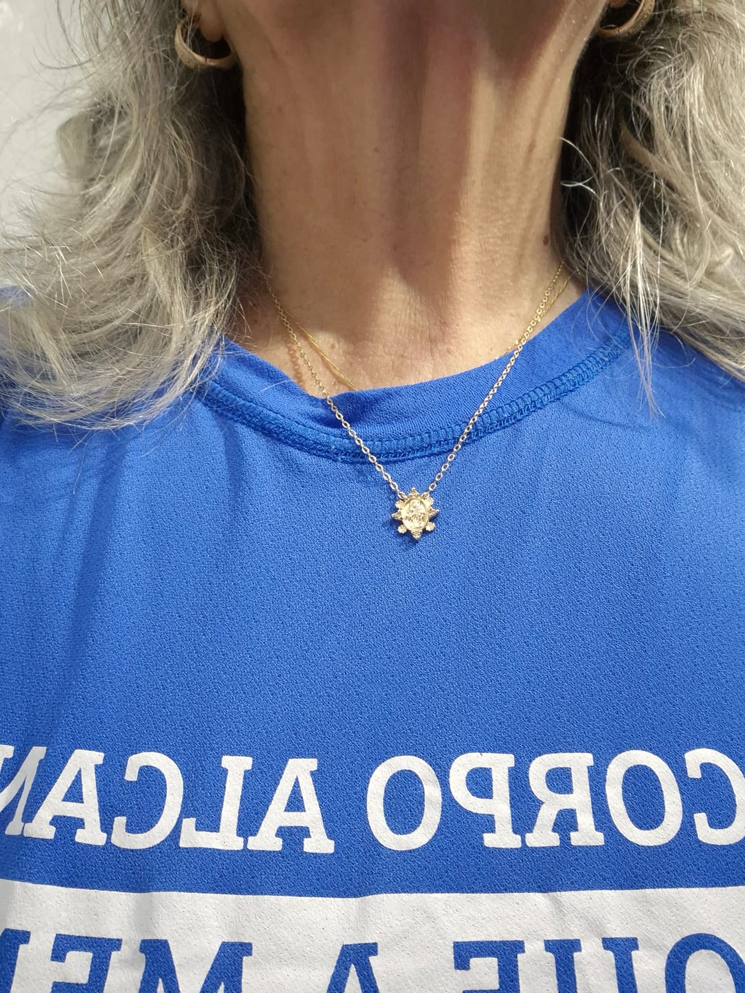 Customer photo review of Colar Mini Medalha Nossa Senhora do Carmo Zircônias Folheado a Ouro 18k