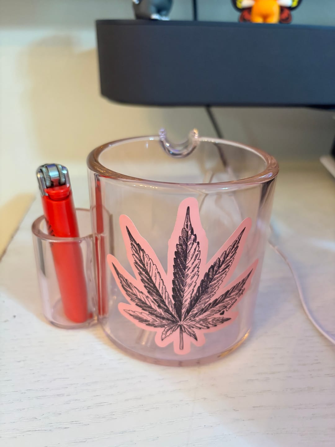 Customer photo review of THE PERFECT ASHTRAY - PINK