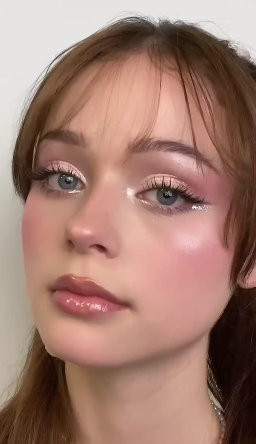 Customer photo review of Glow eye & cheek palette