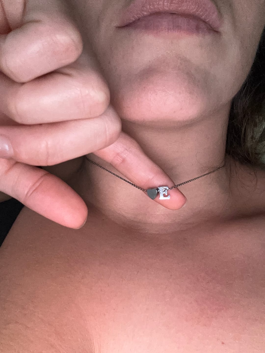Customer photo review of Collar Letra Amor