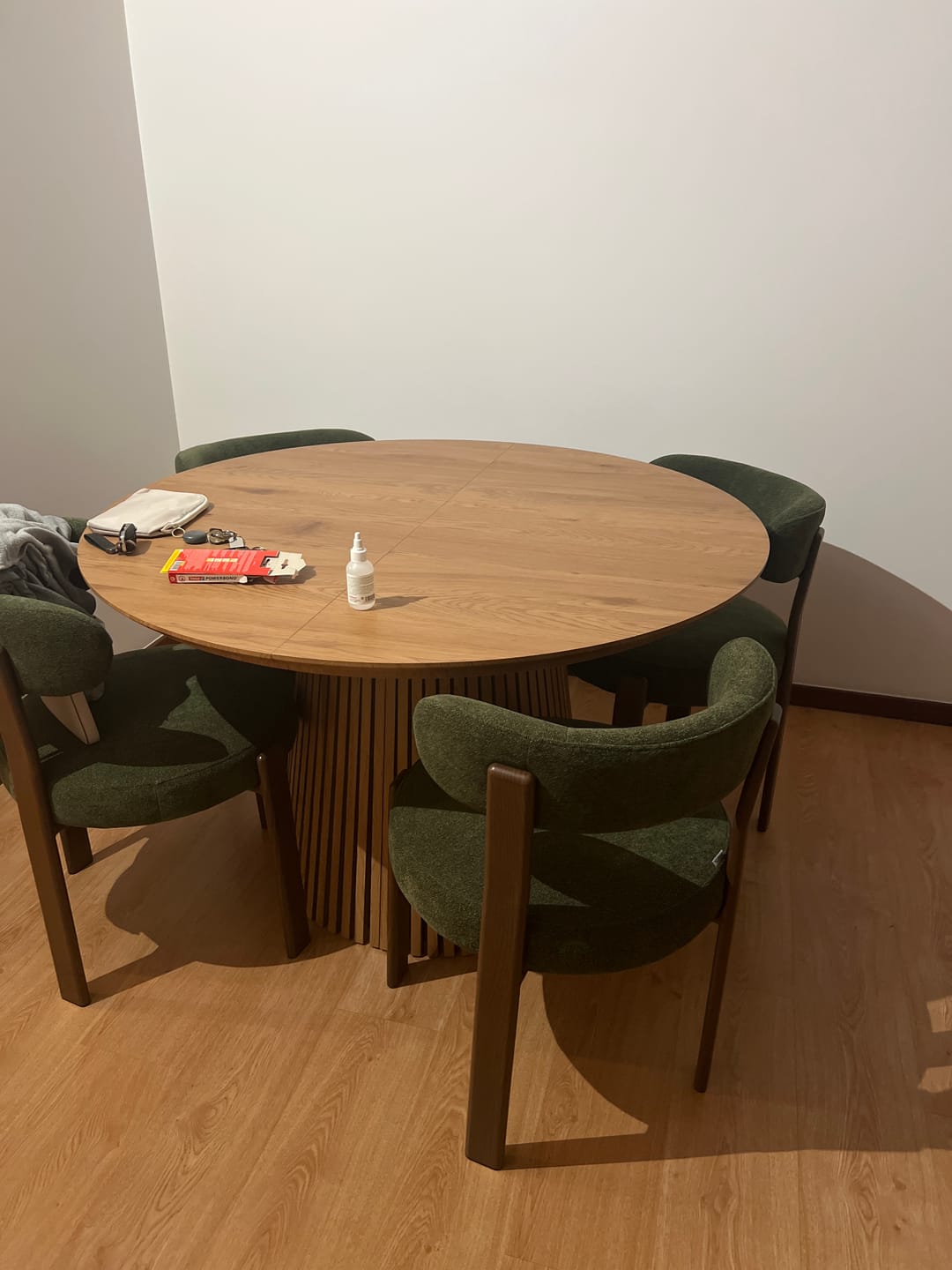 Customer photo review of Mesa de comedor redonda extensible 120-160-200cm Eleganza