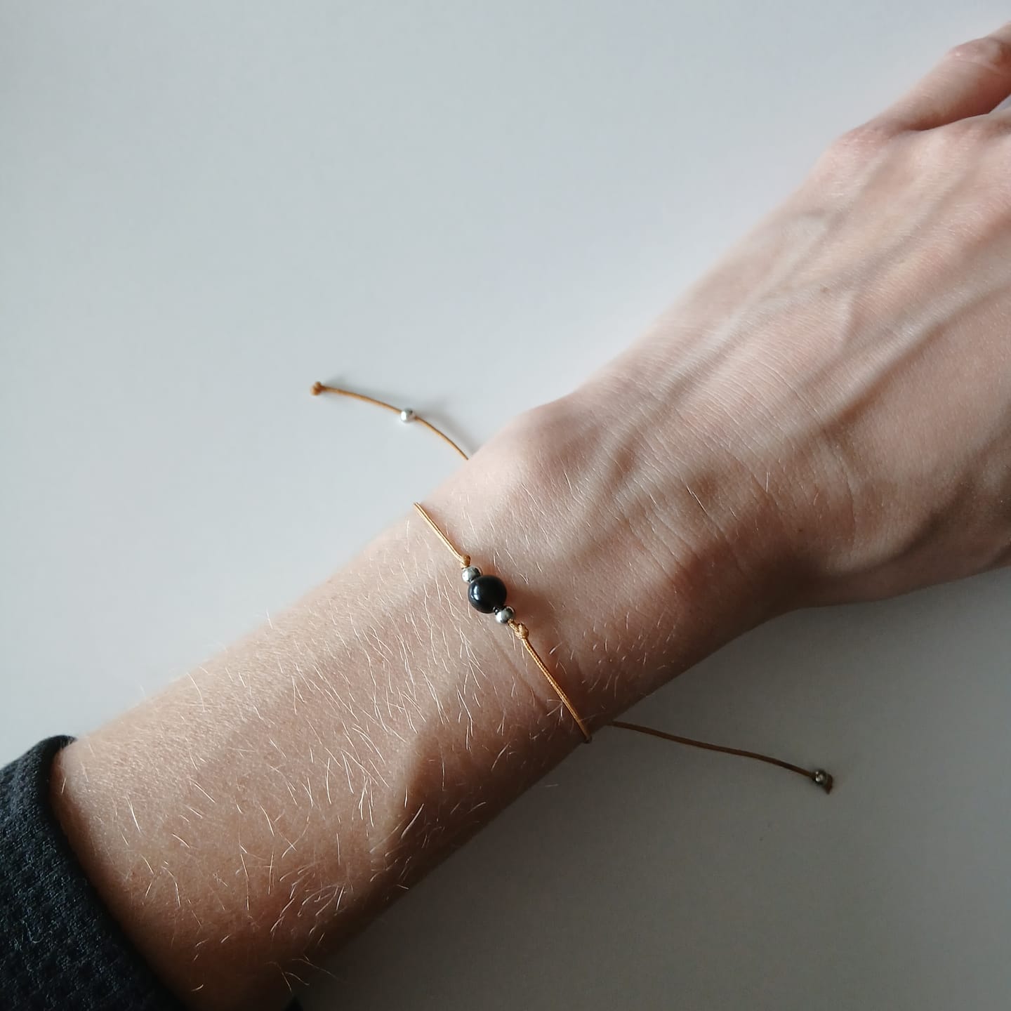 Customer photo review of Obsidian Armband - Naturband