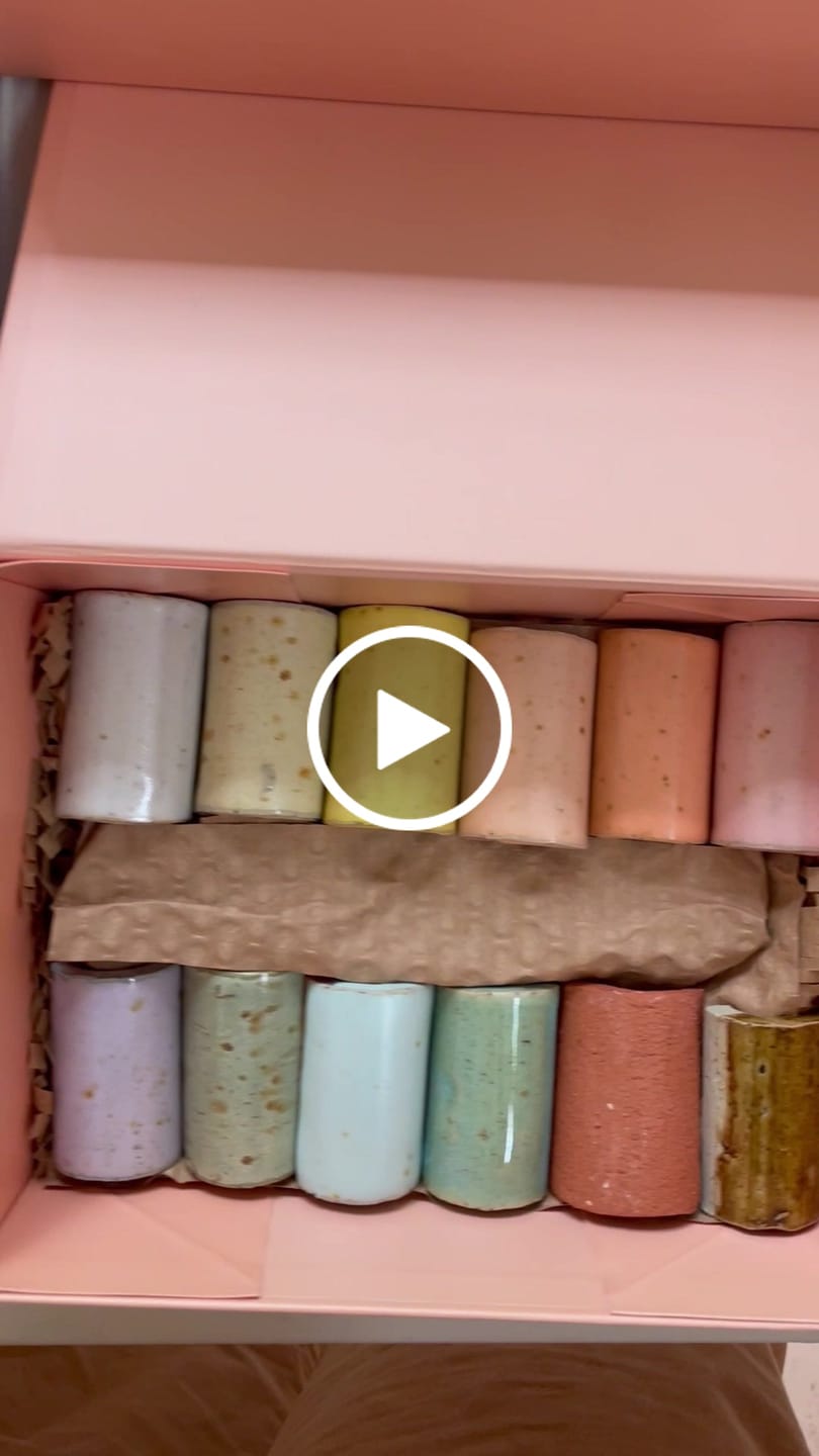 Customer video review of Premium Magnetic Gift Box Peach - Small