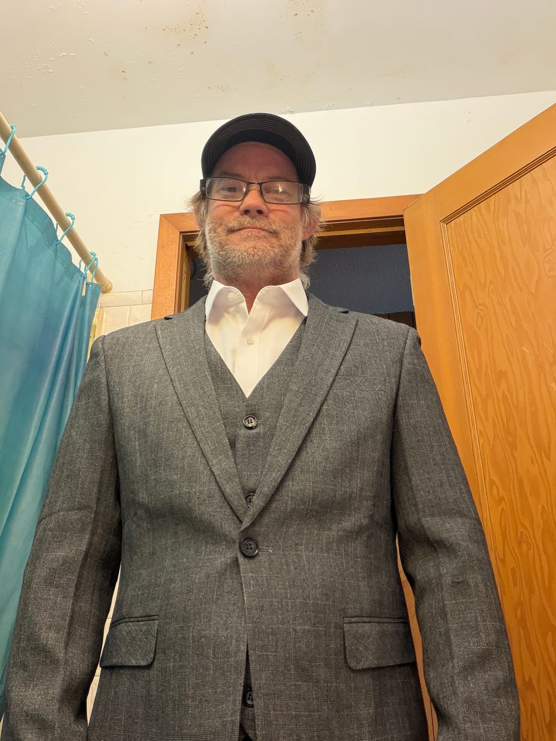 Customer photo review of Three-piece suit Tommy