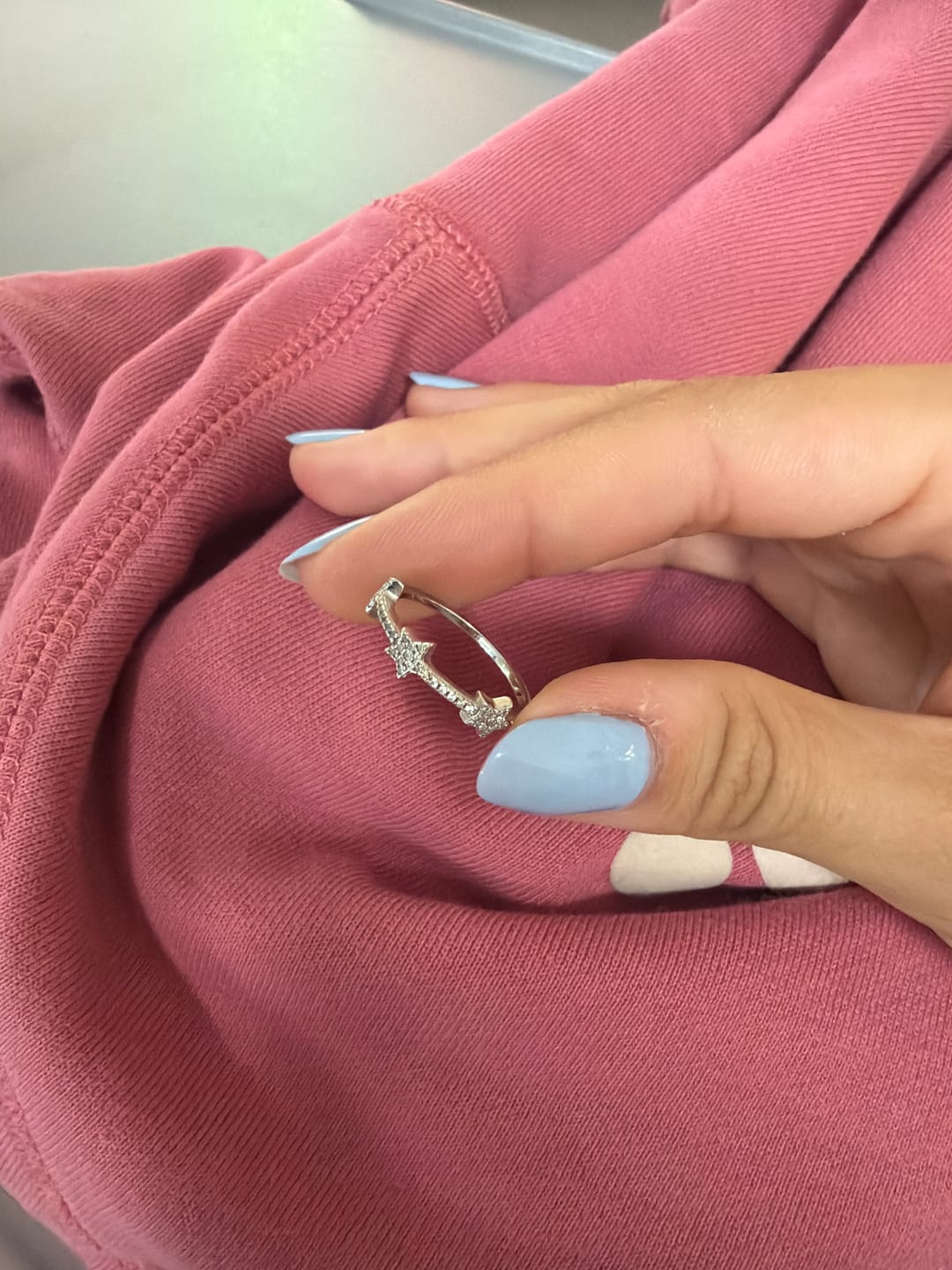Customer photo review of Anillo Tres Estrellas Zirconias
