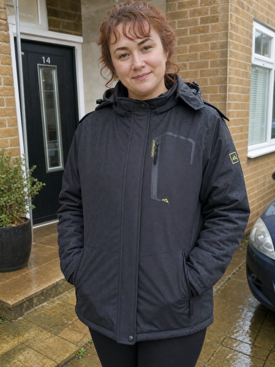 Customer photo review of Warme Outdoor Winterjacke Damen – wind- & wasserdicht