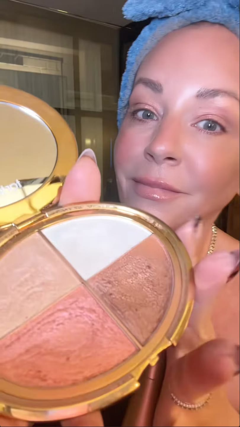 Customer photo review of Glow eye & cheek palette
