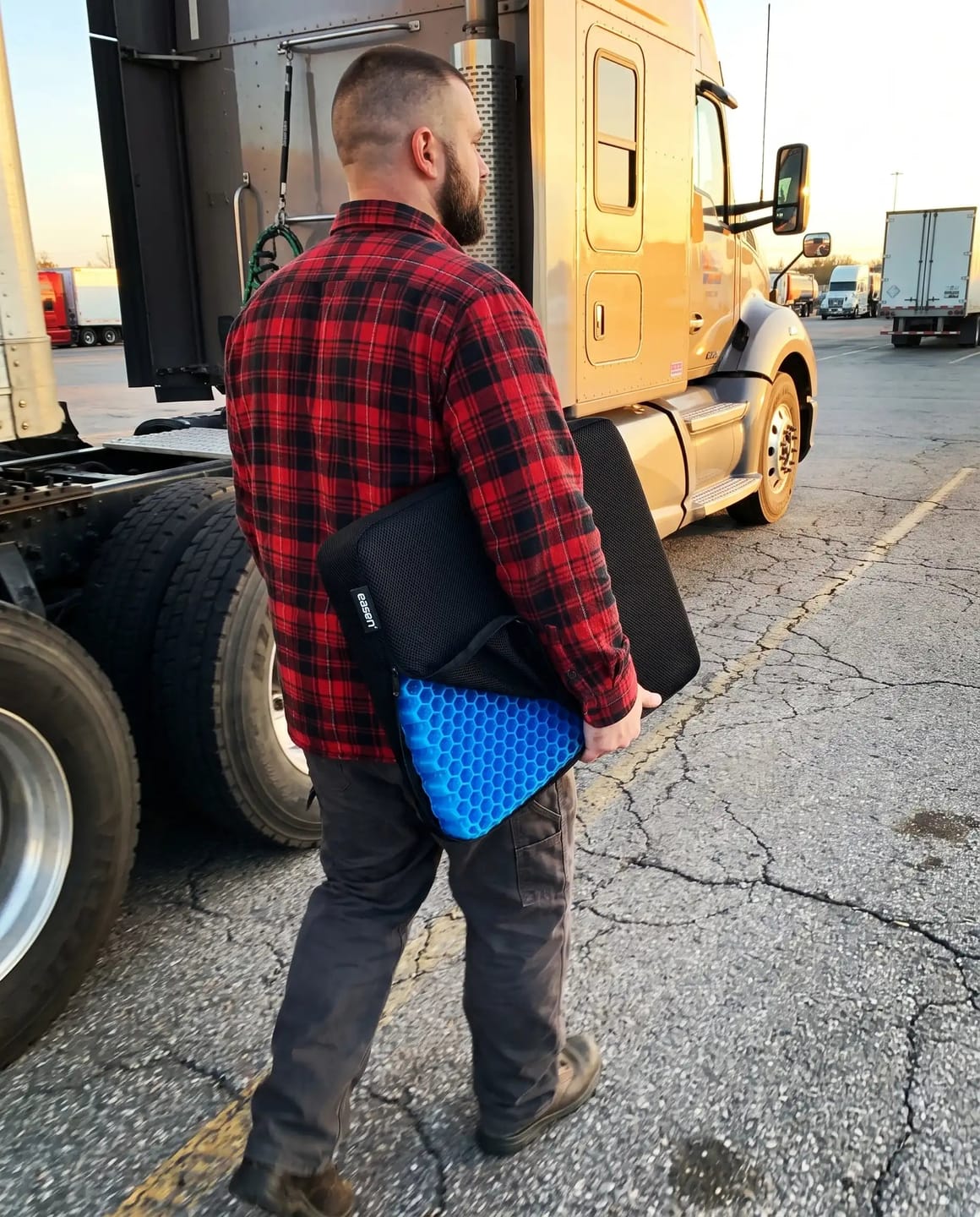 Customer photo review of Easen SitRelief™ —Built for the 14-Hour Shift