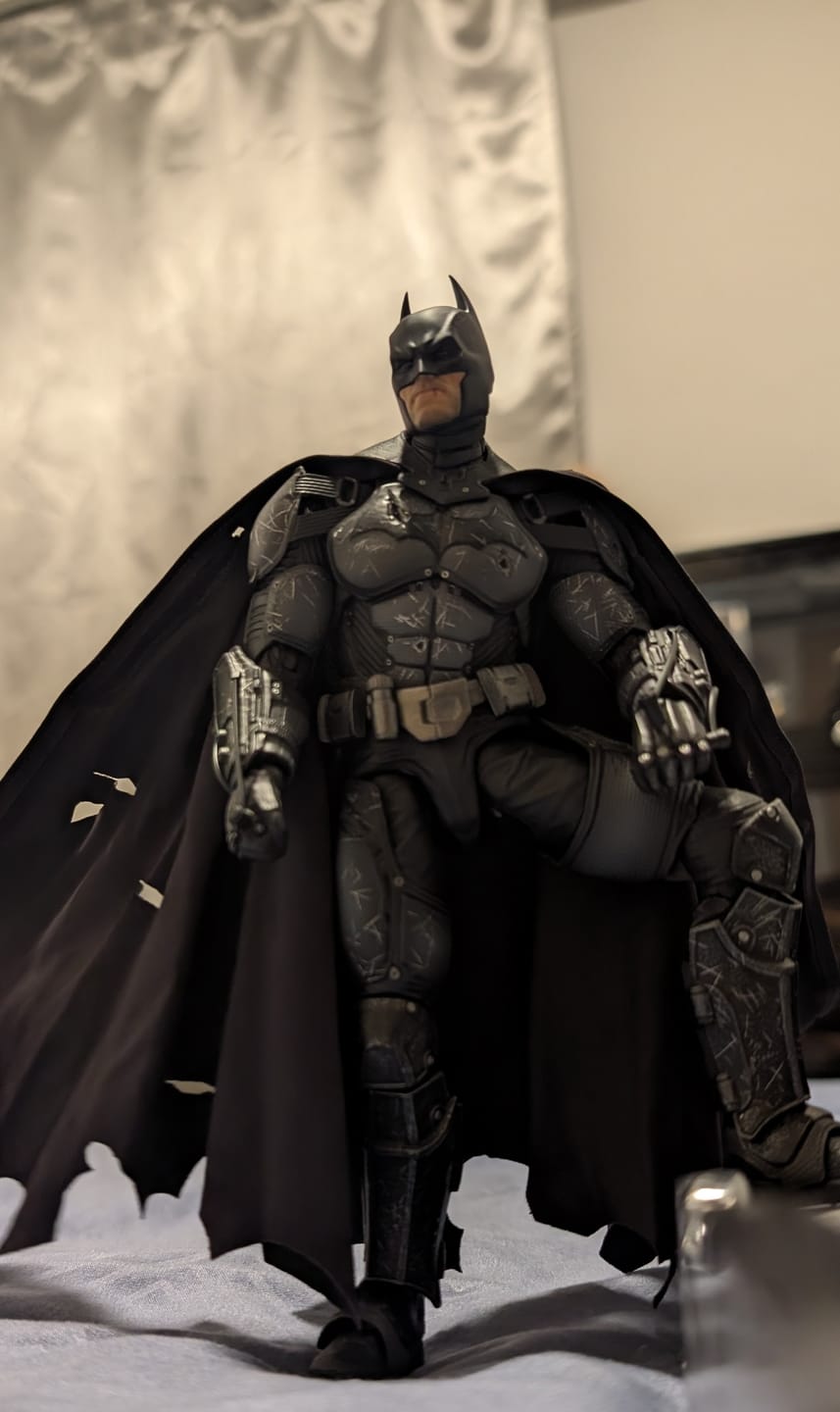 Customer photo review of Batman: Arkham Origins - Batman (Battle Damaged Version) Action Figure
