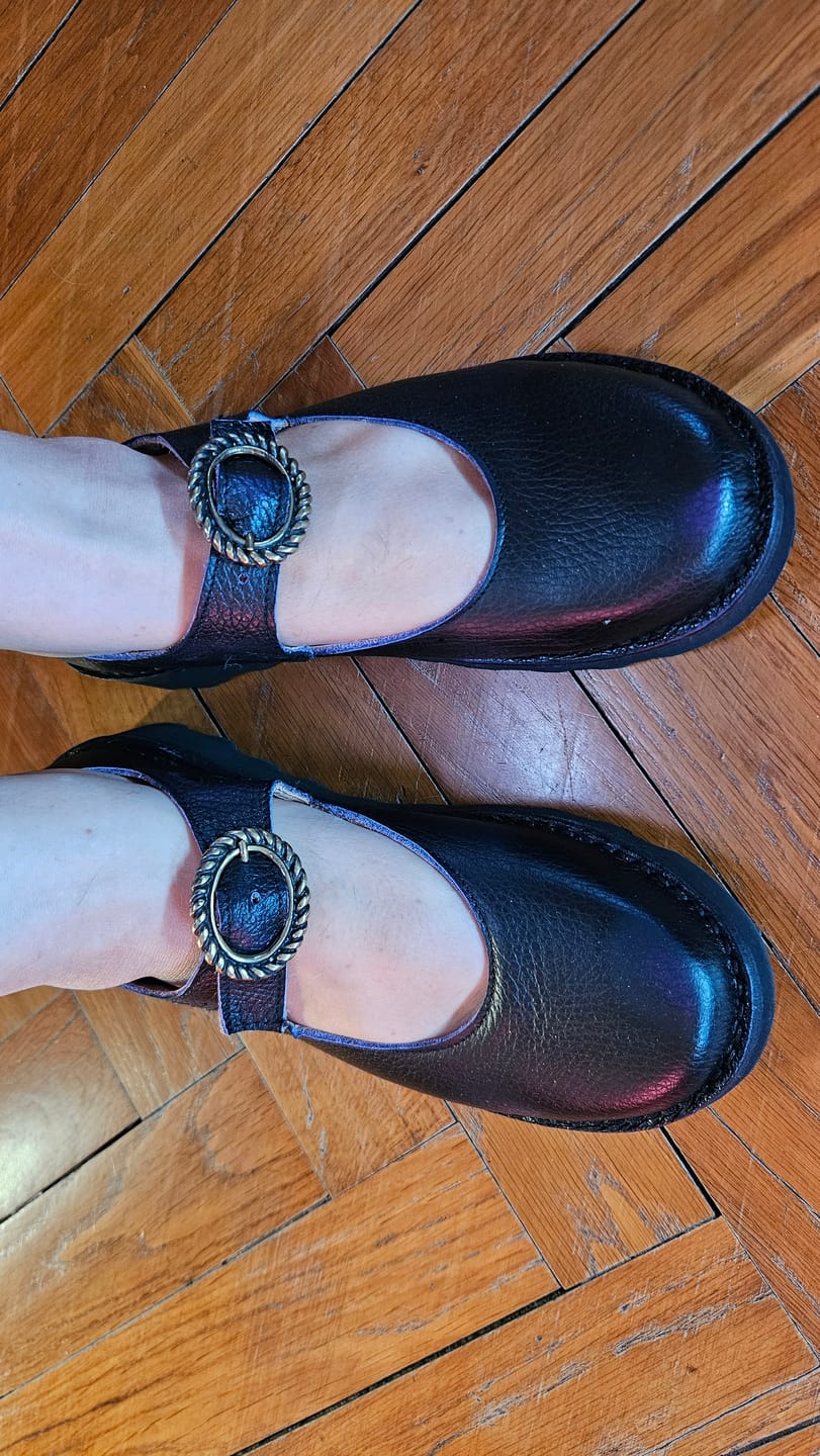 Customer photo review of Sgaia Purple scarpa bassa in pelle viola e suola in vibram artigianale toscana