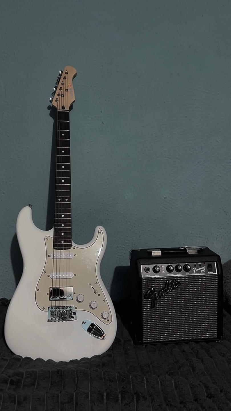Customer photo review of Donner DST-152W Kit de Guitarra Eléctrica ST