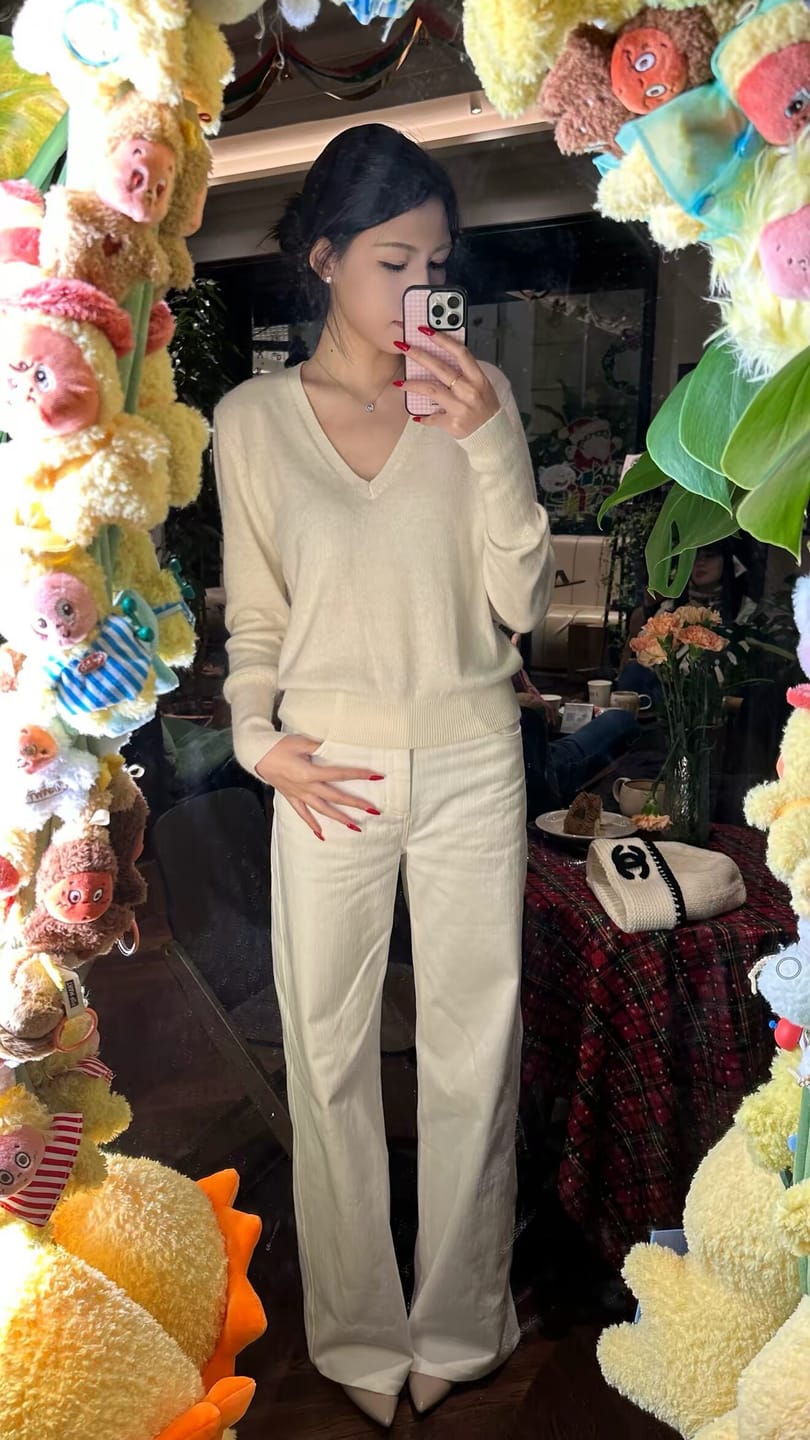 Customer photo review of ROVENTE High-Rise Wide-Leg Denim Pants