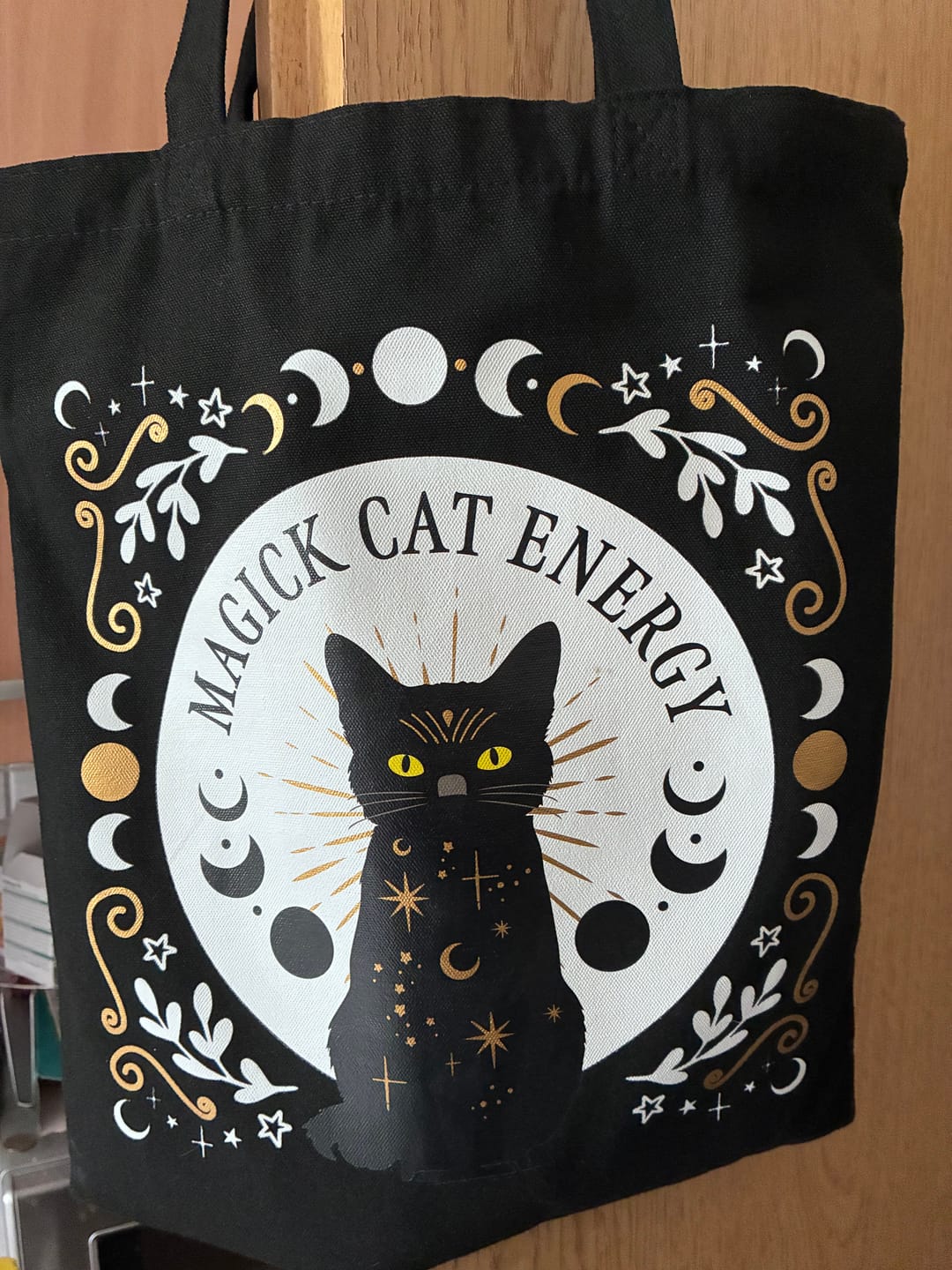 Customer photo review of Schwarze Katze Tote Bag – Witchy Stofftasche für Katzenliebhaber