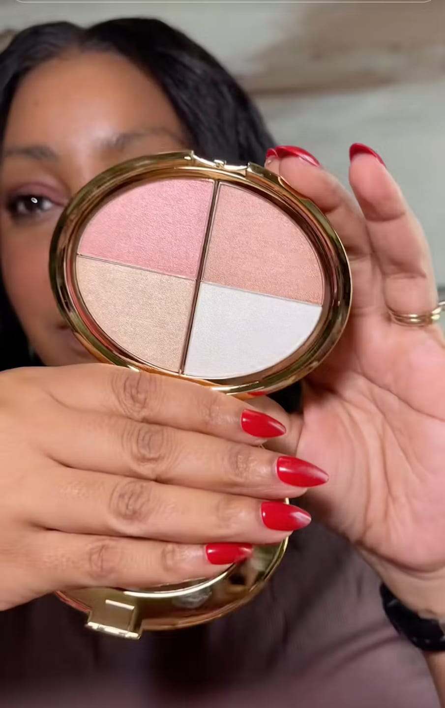 Customer photo review of Glow eye & cheek palette