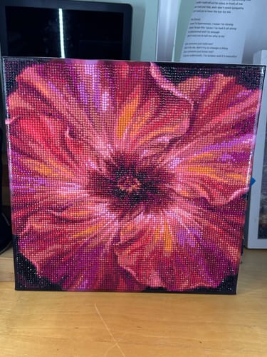 Customer photo review of Okeeffe Macro Bloom Homage (Diamond Painting)