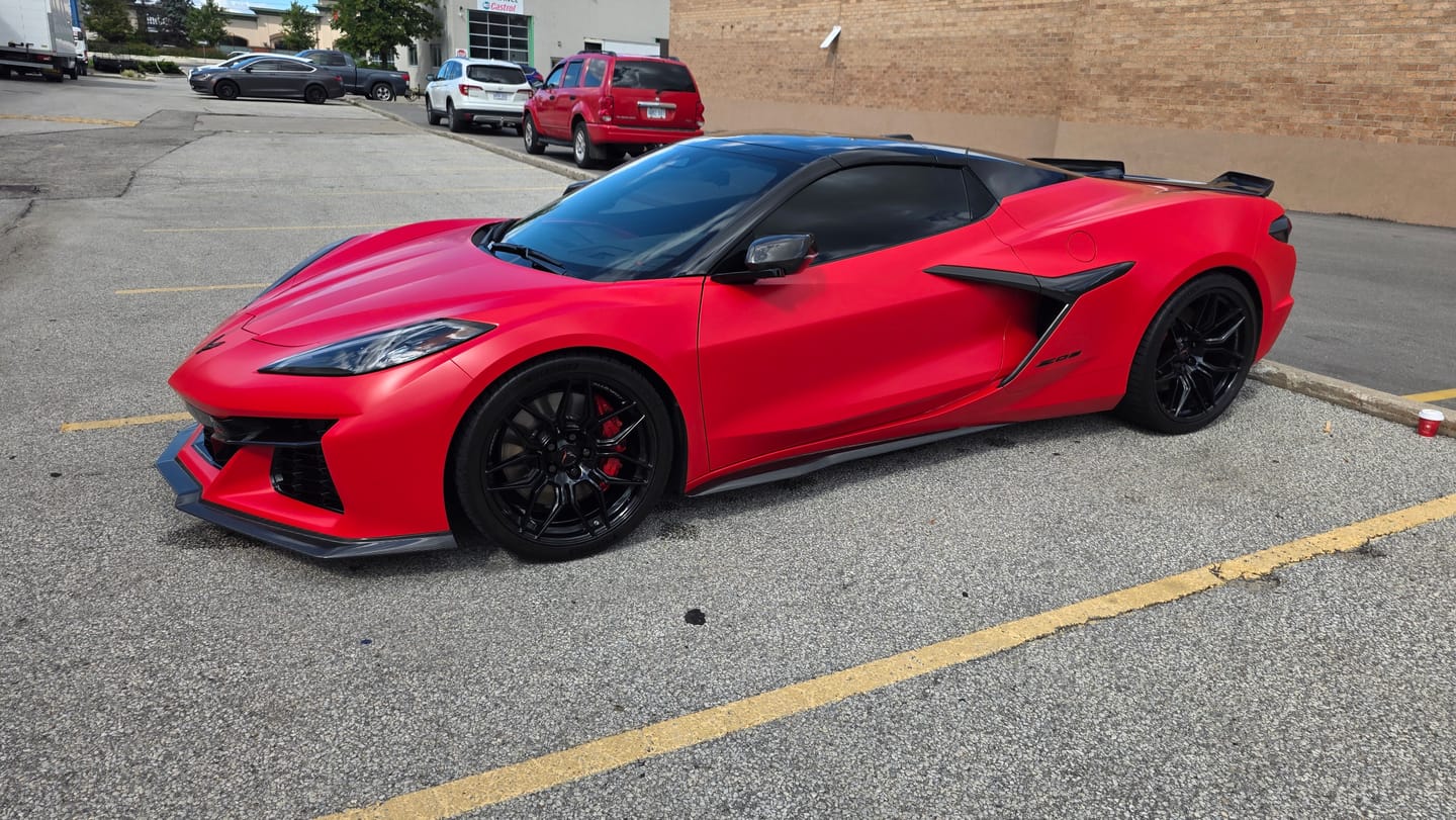 Customer photo review of Corvette C8 Z06 CARBON FIBER Replacement Side Fender Vent Door Garnish