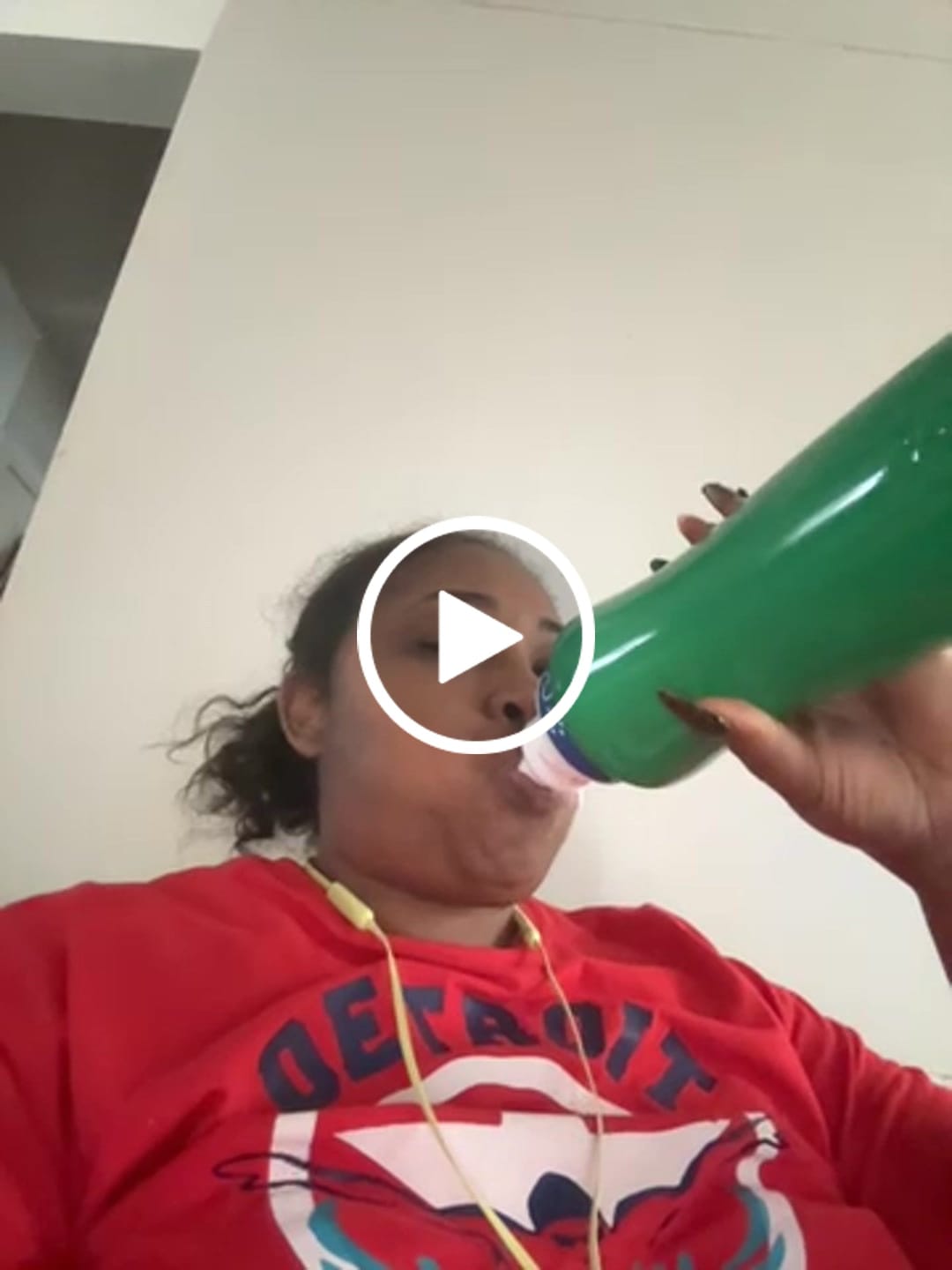 Customer video review of LifeSip® Honeycrisp Apple