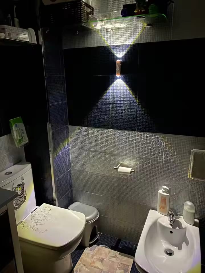 Customer photo review of Rechargeable Motion Sensor Night Light – 7-Color LED